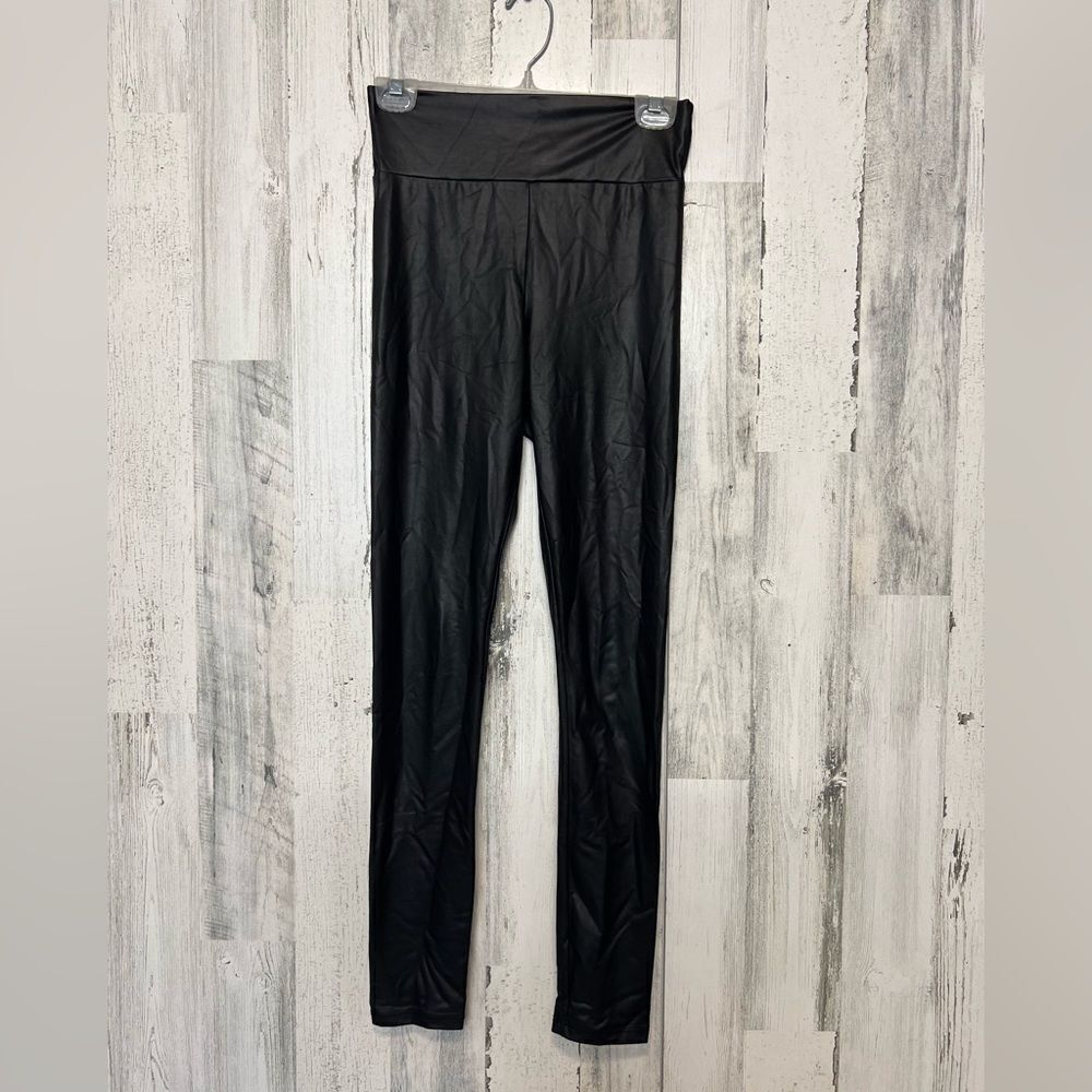 Akira leggings 